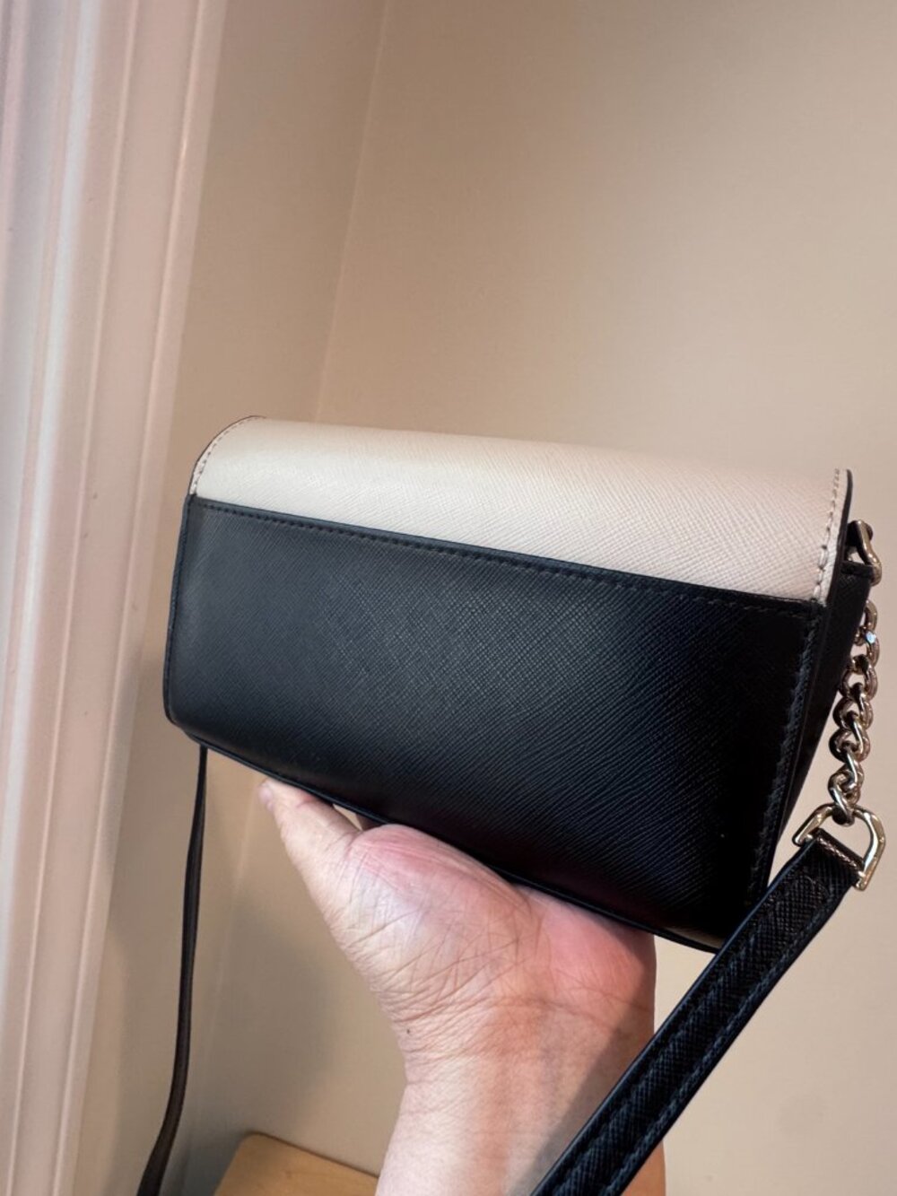 Kate Spade Staci Small Flap Crossbody – Beige & Black – Saffiano Leather 🔥 - Picture 5 of 13